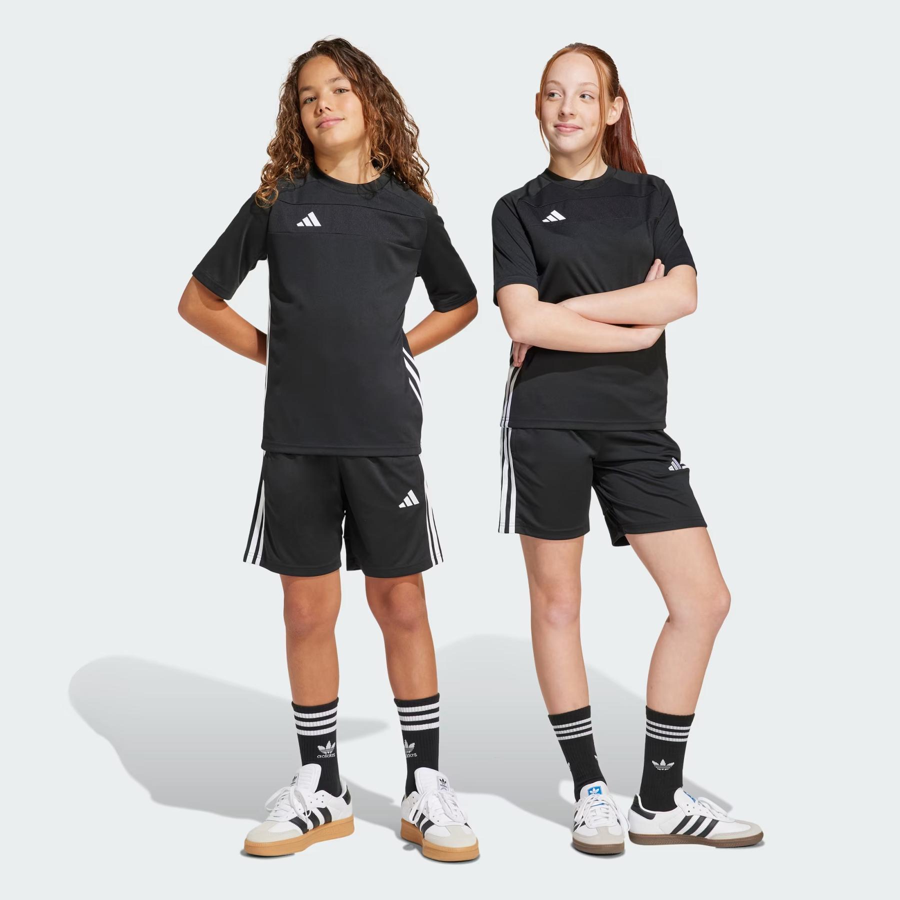 product/a/d/adidas_jd0599_black-white_5.jpg