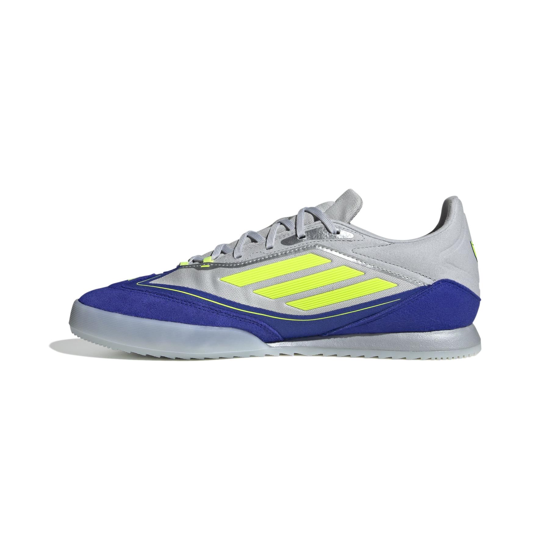 product/a/d/adidas_jh8830_4_footwear_photography_side_medial_center_view_white-nw091625.jpg