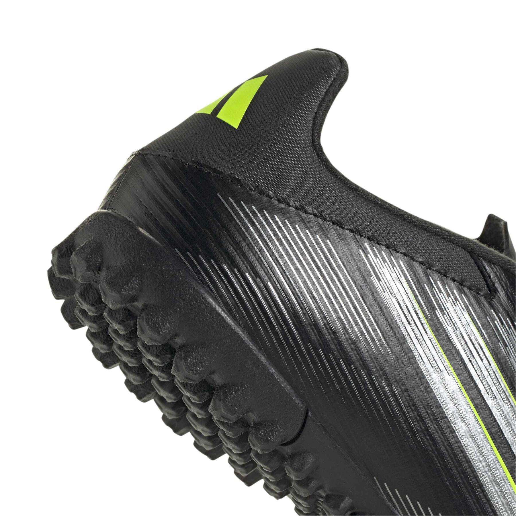 product/a/d/adidas_ji0025_8_footwear_photography_detail_view_2_white-nw091625.jpg