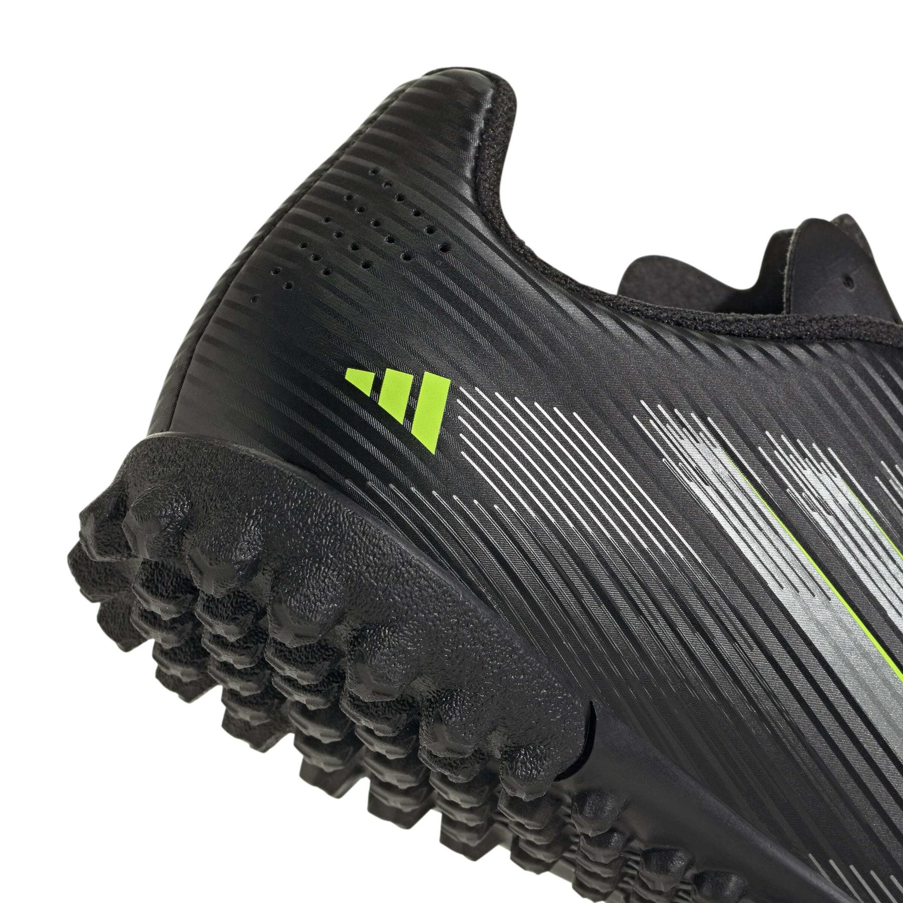 product/a/d/adidas_ji0038_8_footwear_photography_detail_view_2_white-nw091625.jpg