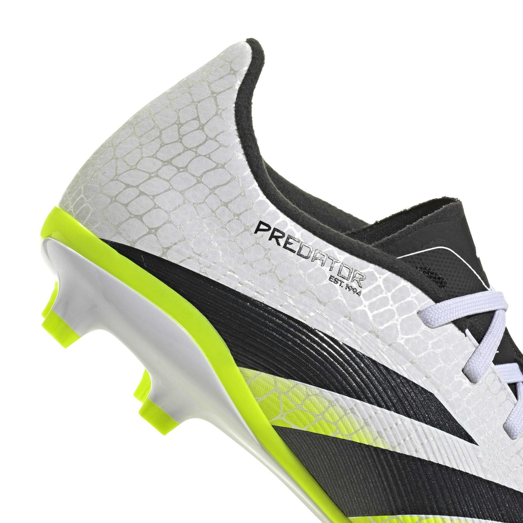 product/a/d/adidas_ji1125_8_footwear_photography_detail_view_2_white-nw091625.jpg