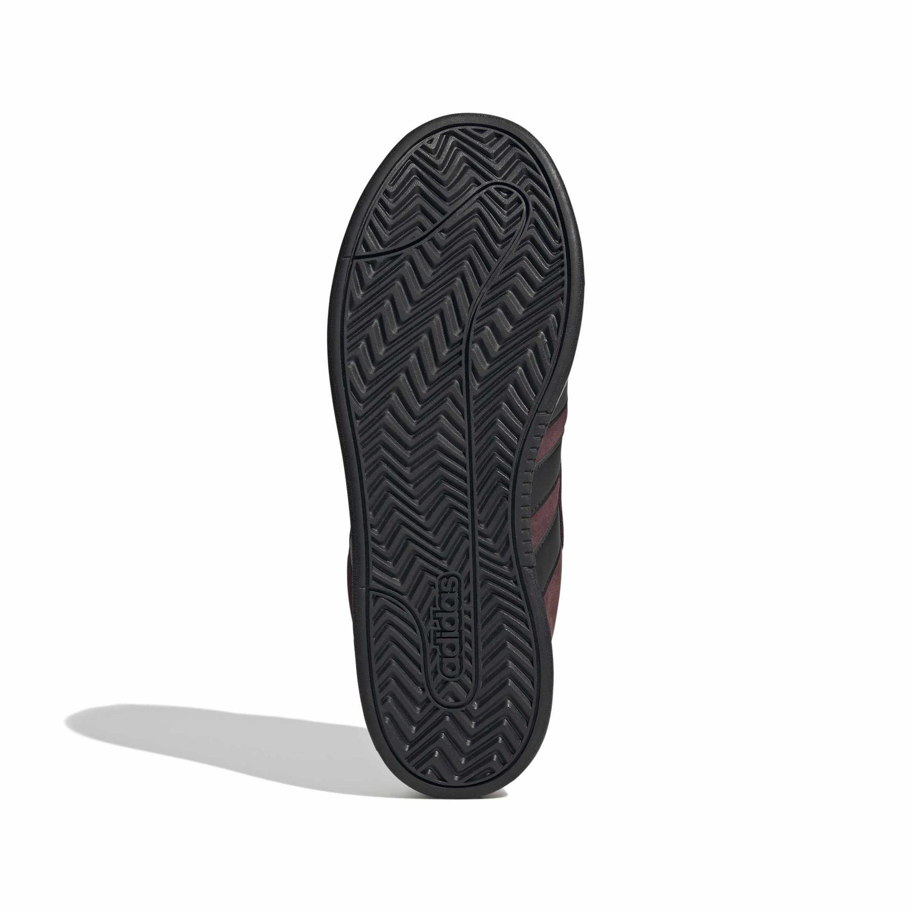 product/a/d/adidas_ji1712_4_footwear_photography_bottom_view_white-nw091625.jpg