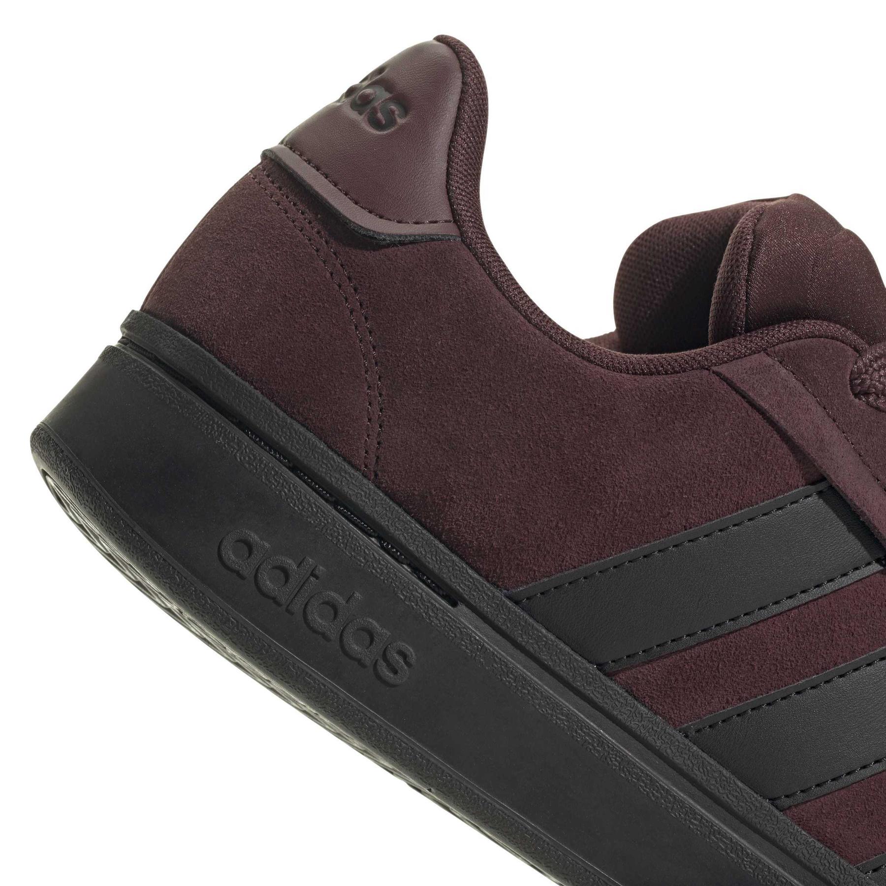 product/a/d/adidas_ji1712_9_footwear_photography_detail_view_2_white-nw091625.jpg