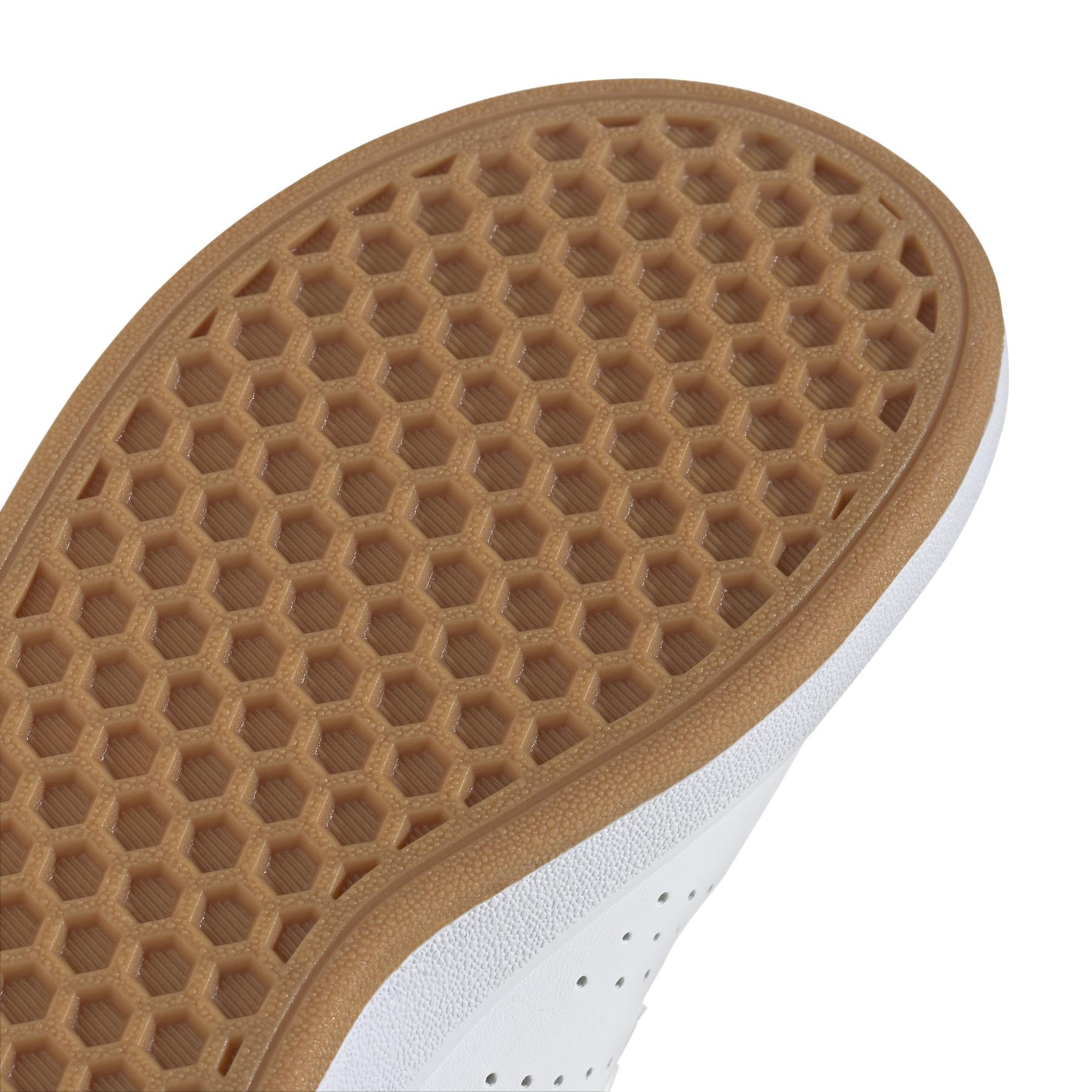 product/a/d/adidas_ji4195_8_footwear_photography_detail_view_1_white-nw091625.jpg