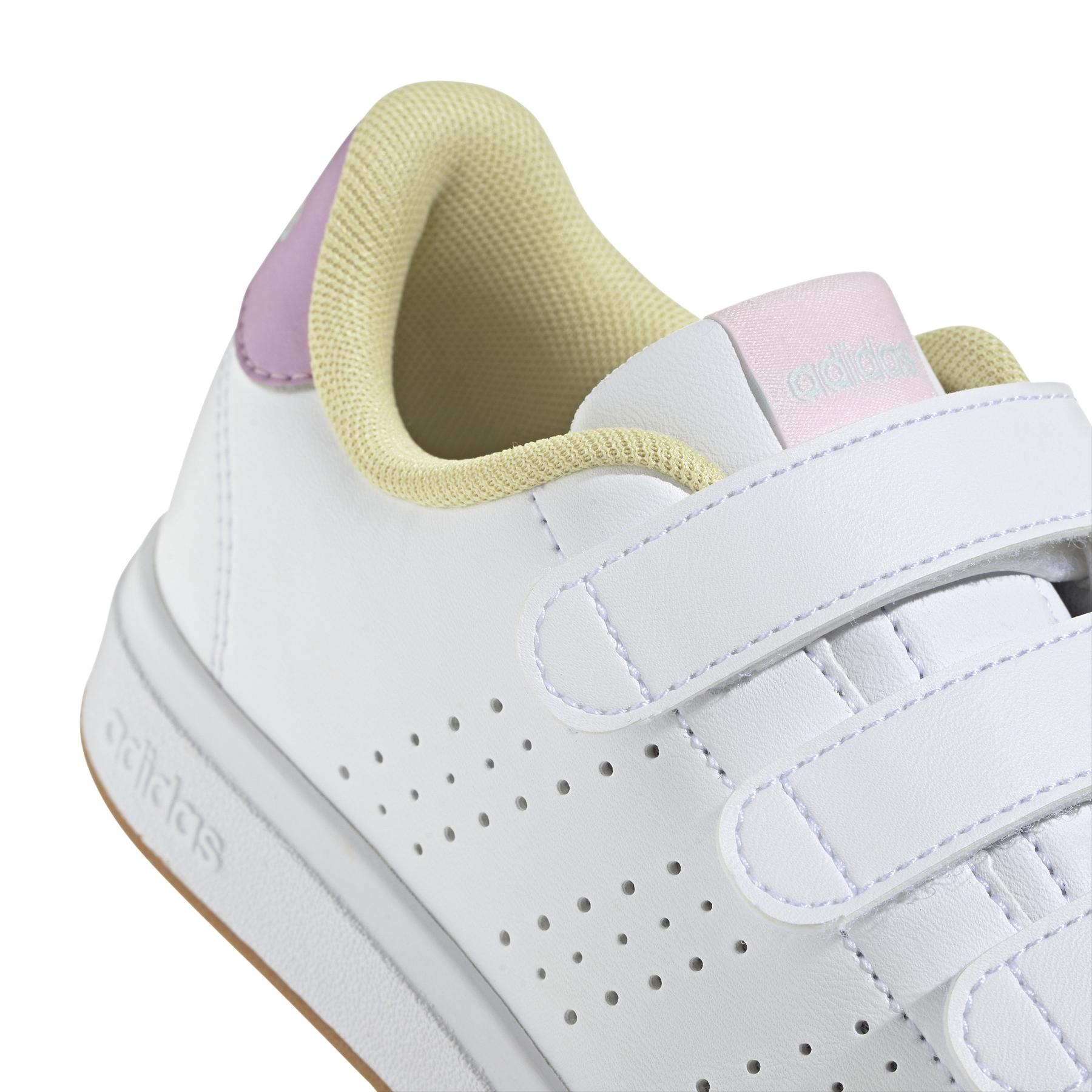 product/a/d/adidas_ji4195_9_footwear_photography_detail_view_2_white-nw091625.jpg