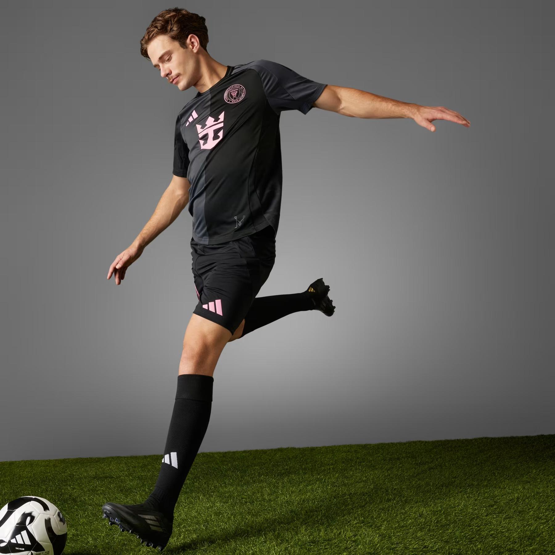product/a/d/adidas_ji6822_black_6.jpg