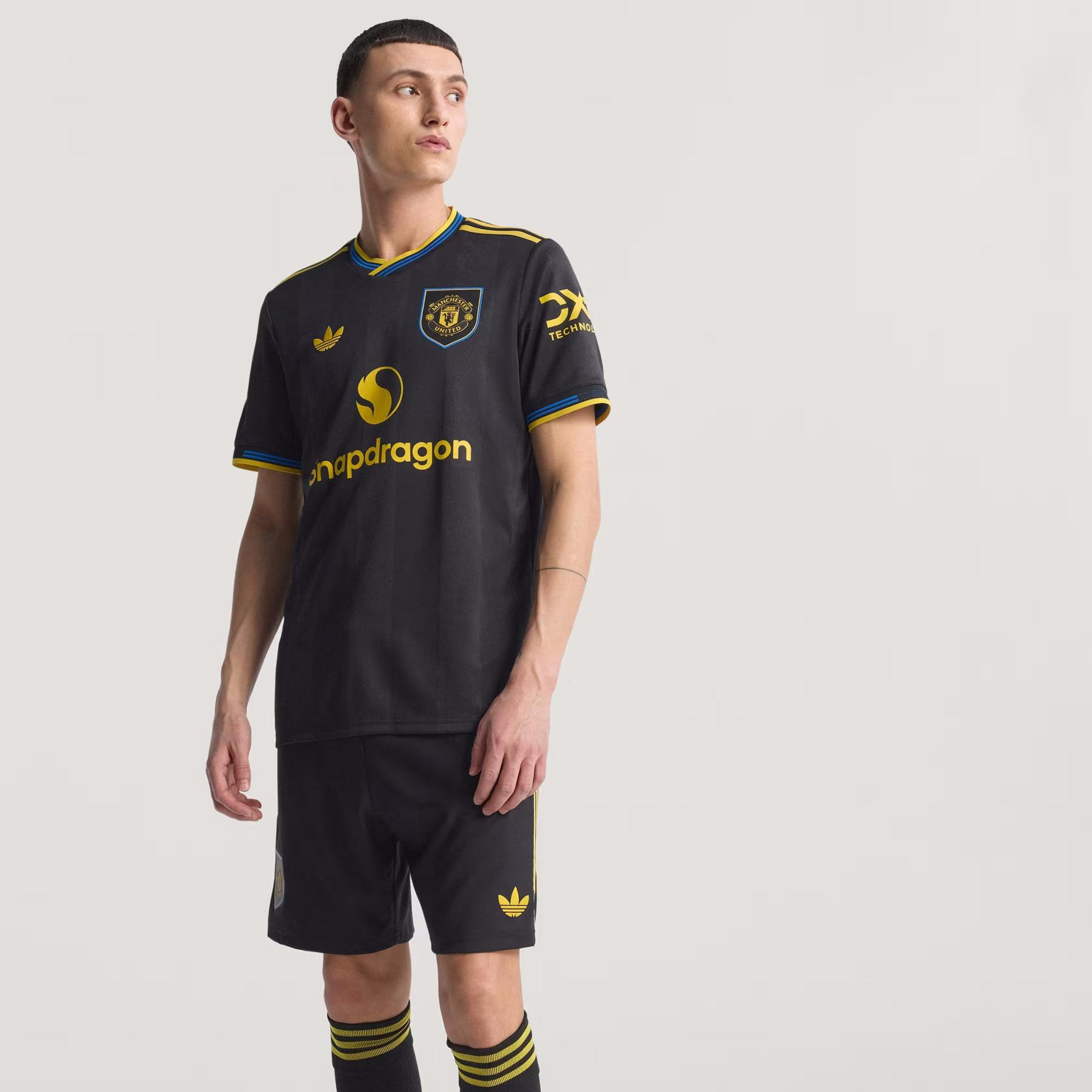 product/a/d/adidas_ji7419_2.jpg