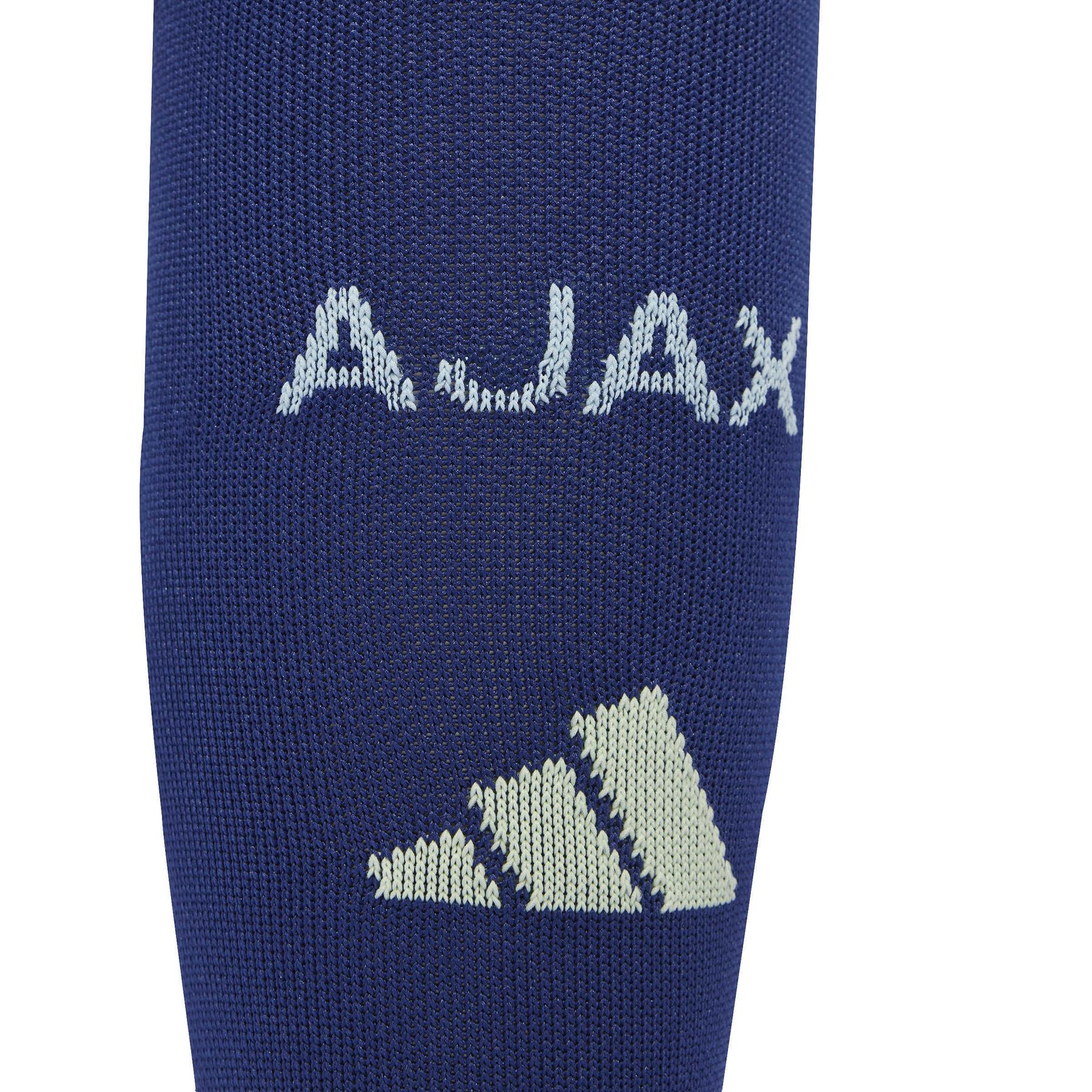 product/a/d/adidas_ji9583_2_hardware_photography_detail_view_1_white.jpg