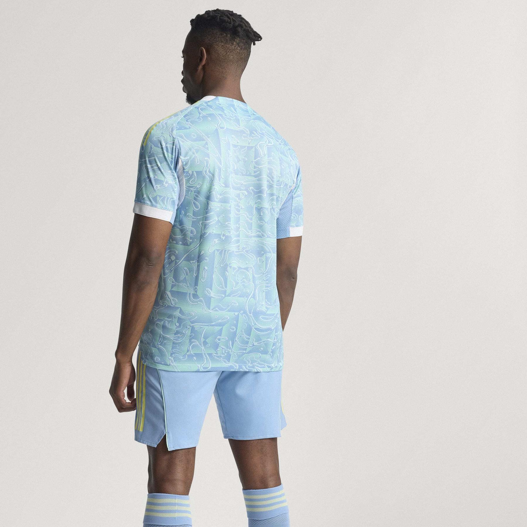 product/a/d/adidas_jj4312_ashblu_10.jpg