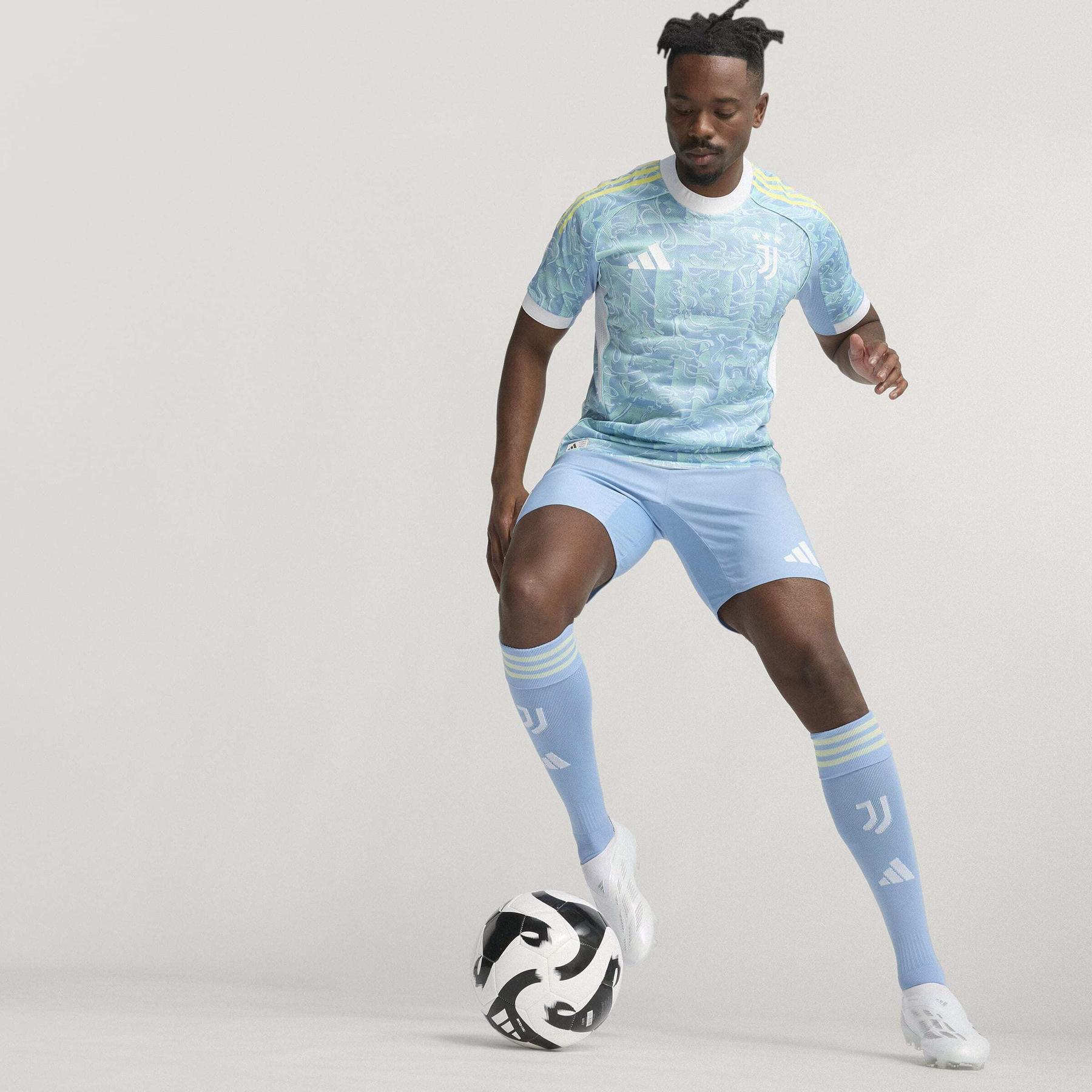 product/a/d/adidas_jj4312_ashblu_11.jpg