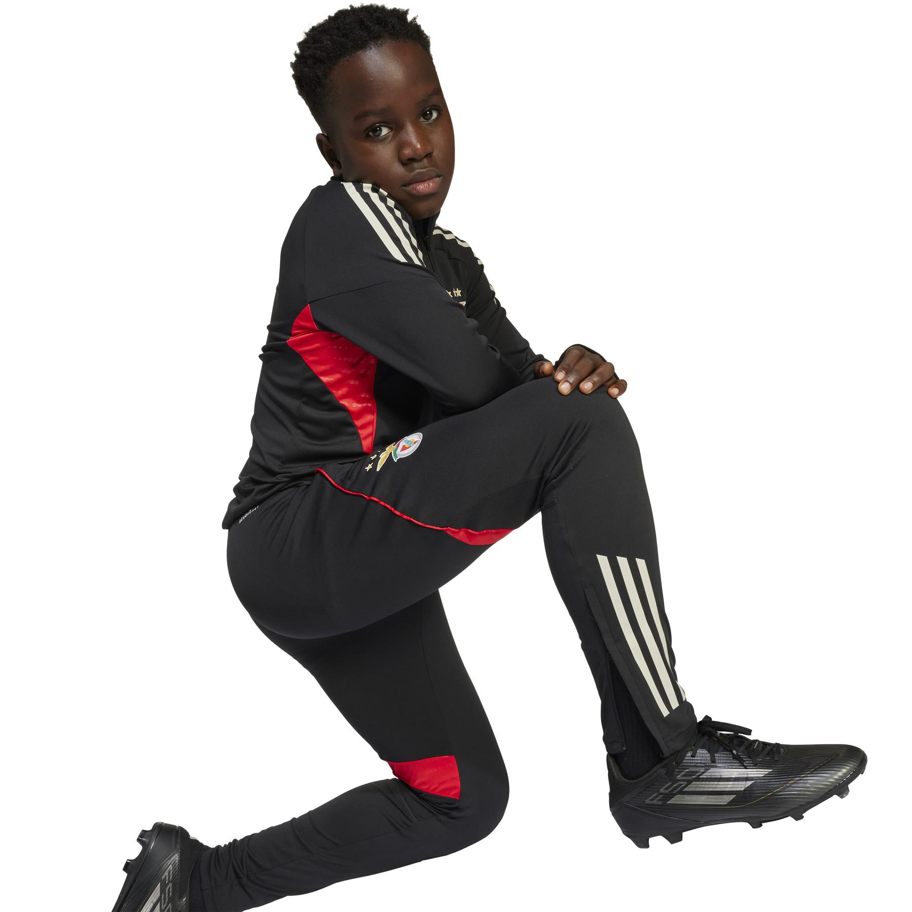 product/a/d/adidas_jm1215_black_5.jpg