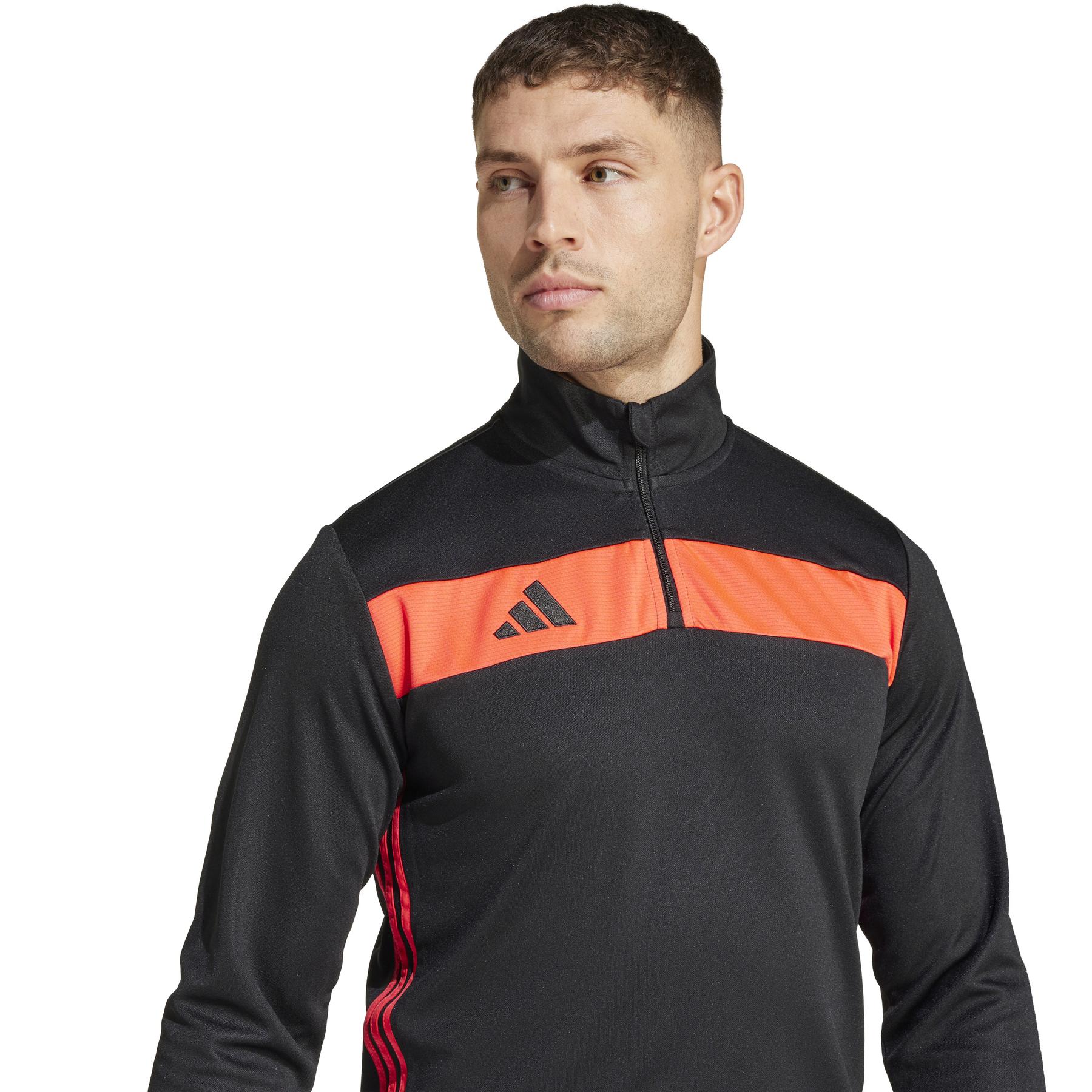 product/a/d/adidas_jm3590_black-lucred_5.jpg