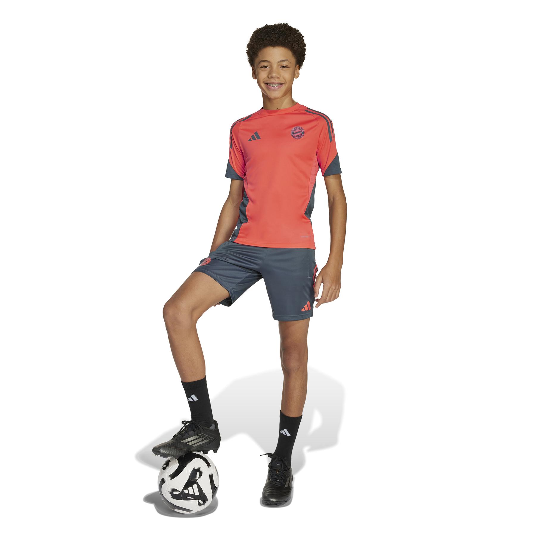 product/a/d/adidas_jn5601_4_apparel_on_model_walking_view_white.jpg