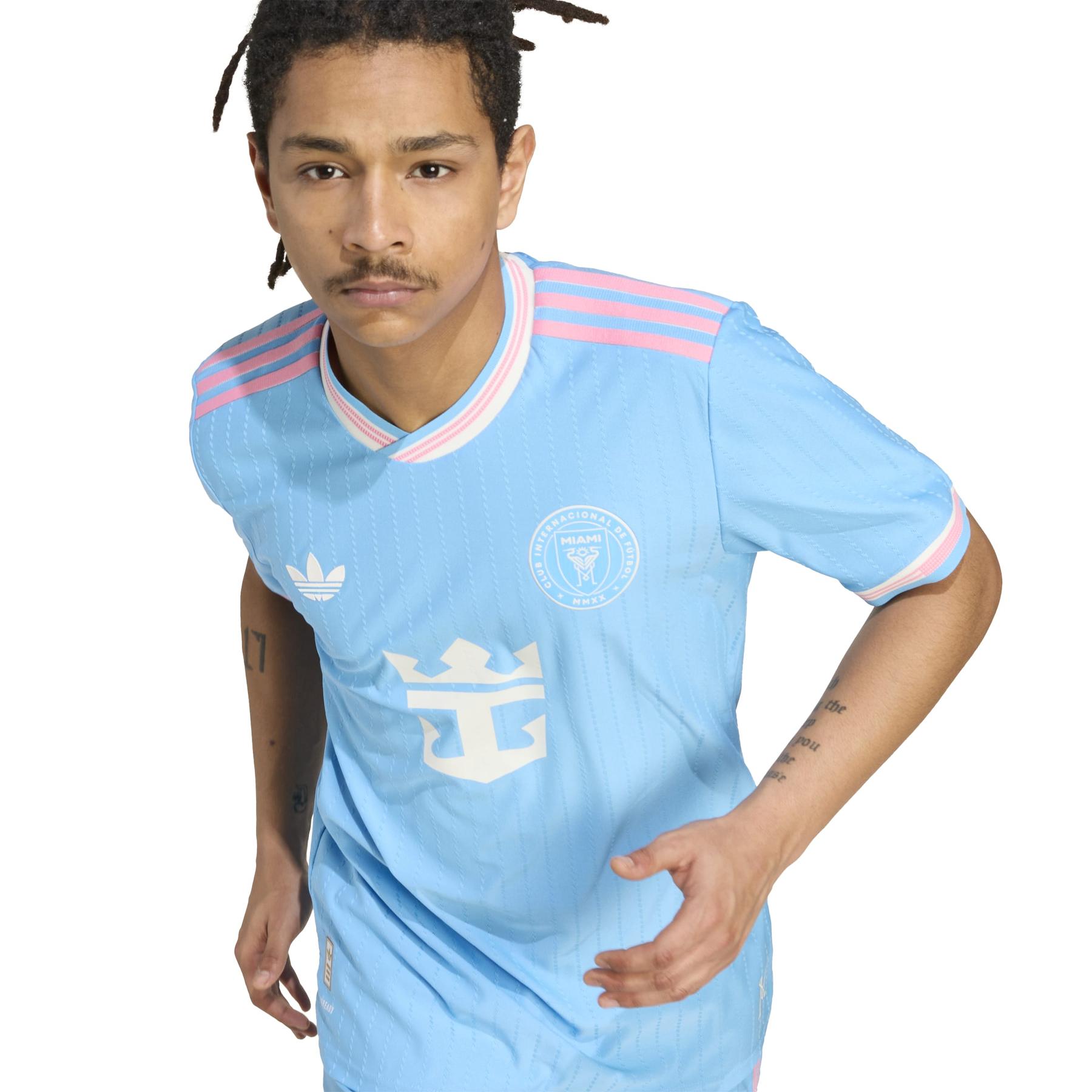 product/a/d/adidas_jn8479_7_apparel_on_model_detail_view_1_white.jpg