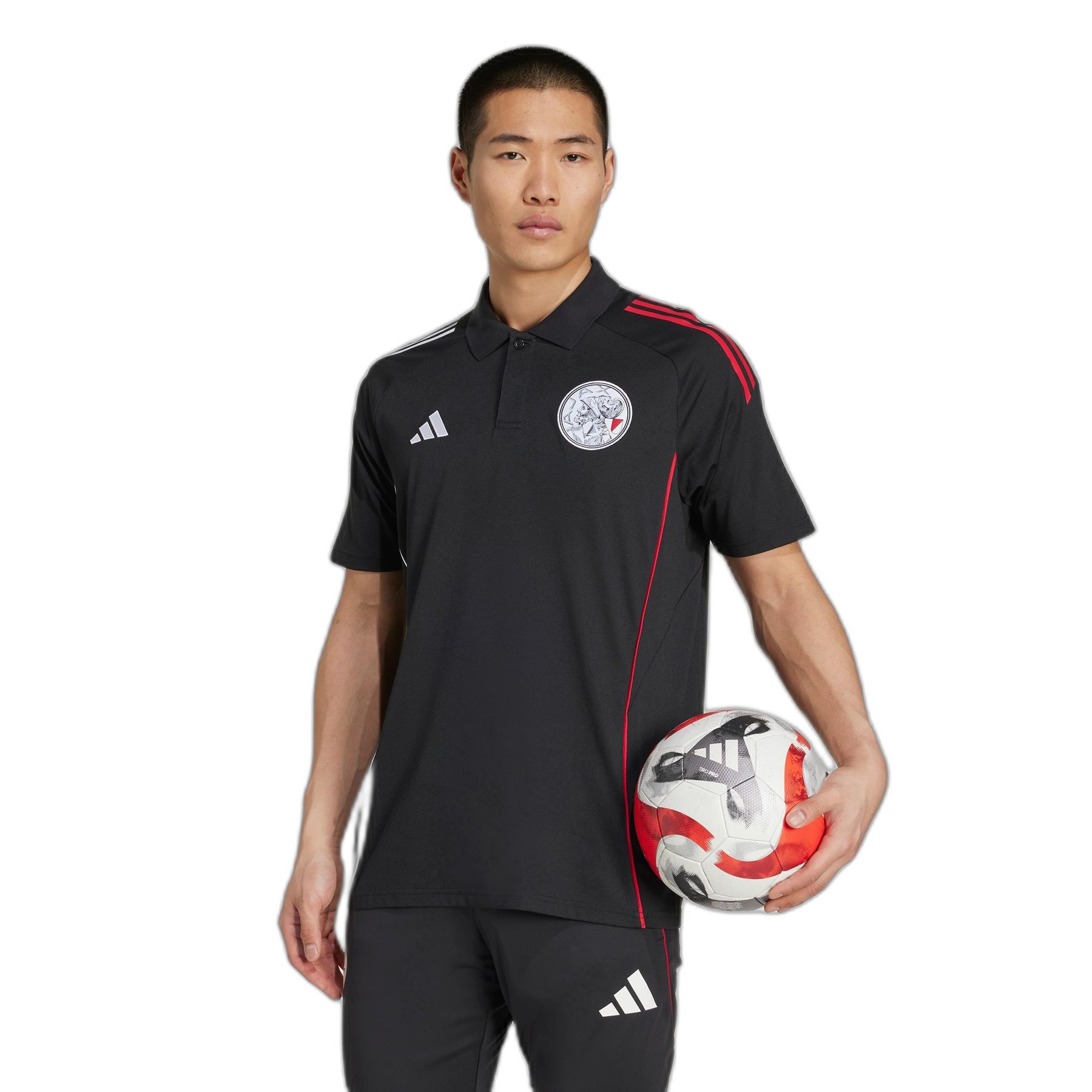 product/a/d/adidas_jp1761_black-white-bolred_1.jpg