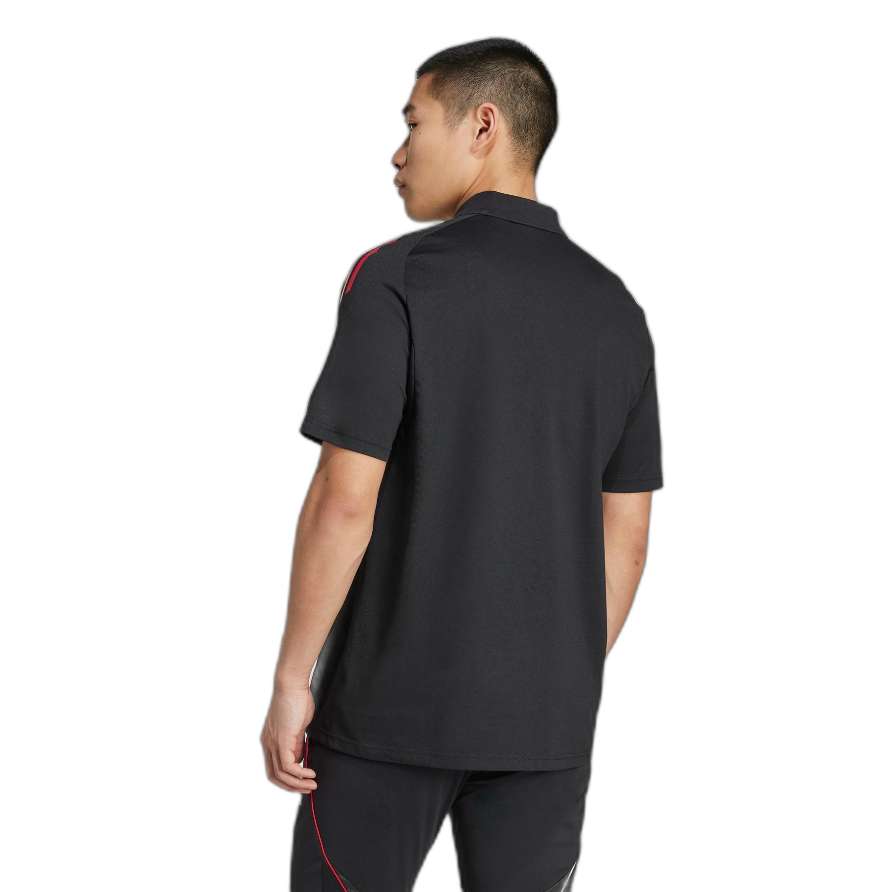 product/a/d/adidas_jp1761_black-white-bolred_2.jpg