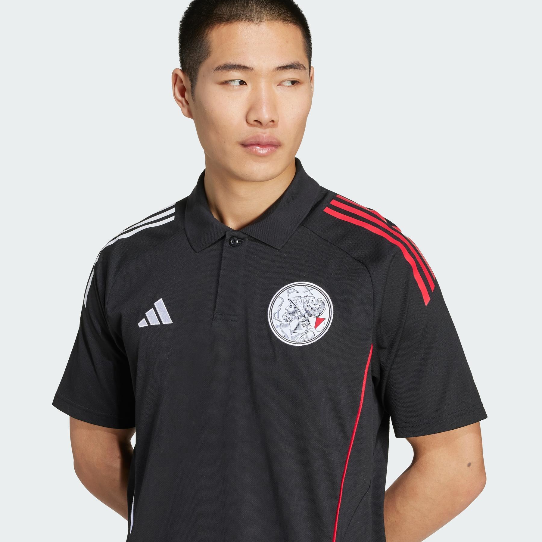 product/a/d/adidas_jp1761_black-white-bolred_7.jpg