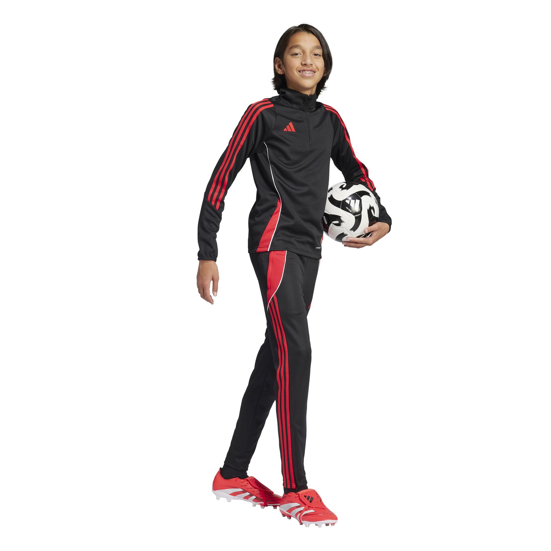 product/a/d/adidas_jp2490_black-purrub_4.jpg