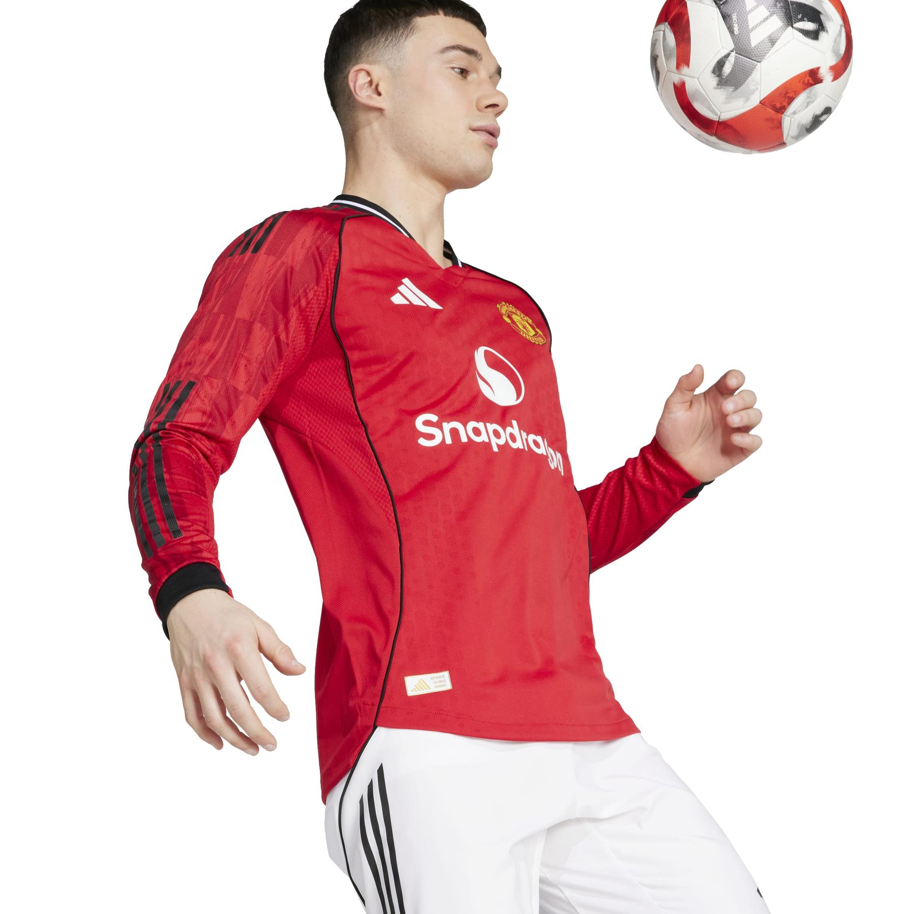 product/a/d/adidas_jp3022_7_apparel_on_model_detail_view_2_white.jpg