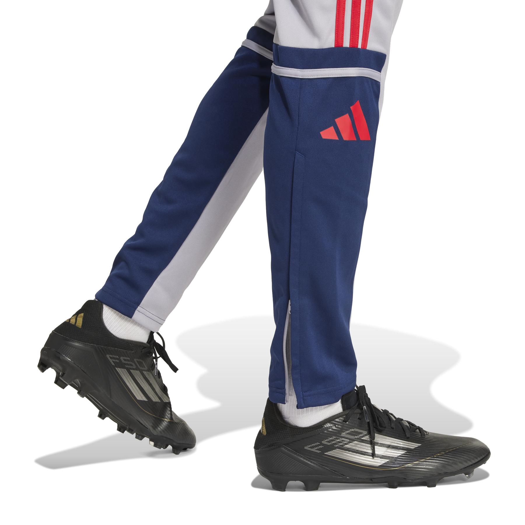 product/a/d/adidas_jp3372_6_apparel_on_model_detail_view_2_white.jpg