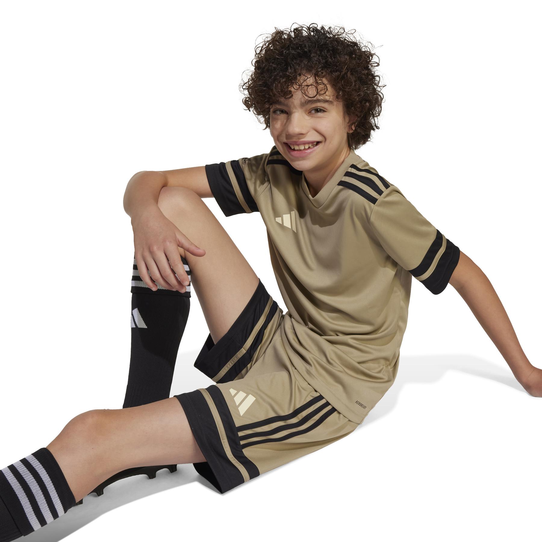 product/a/d/adidas_jp3418_6_apparel_on_model_detail_view_2_white.jpg
