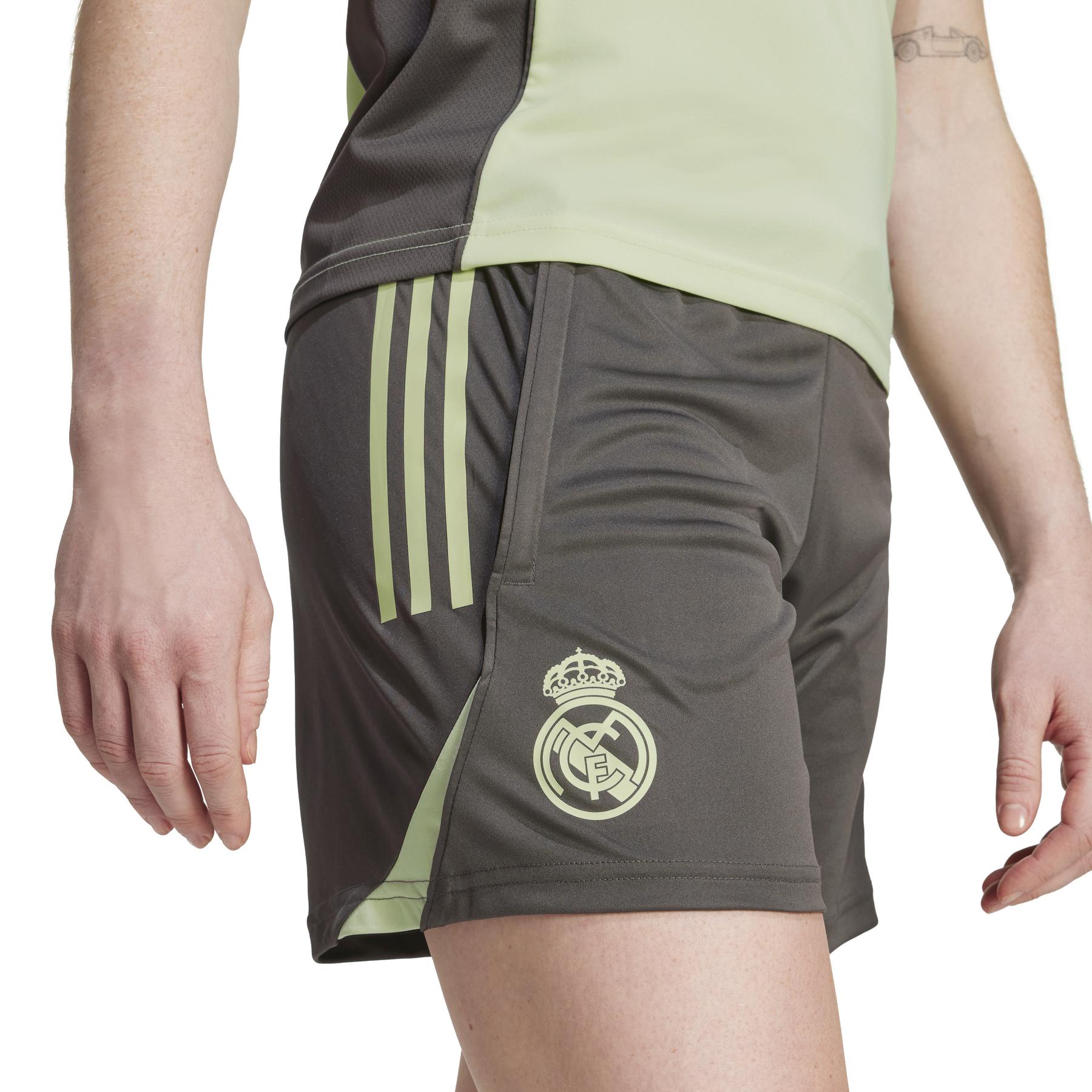 product/a/d/adidas_jp3993_utigre_6.jpg