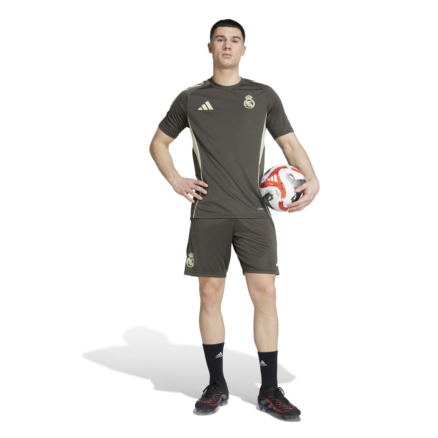 product/a/d/adidas_jp4049_6_apparel_on_model_standard_outfit_view_white.jpg