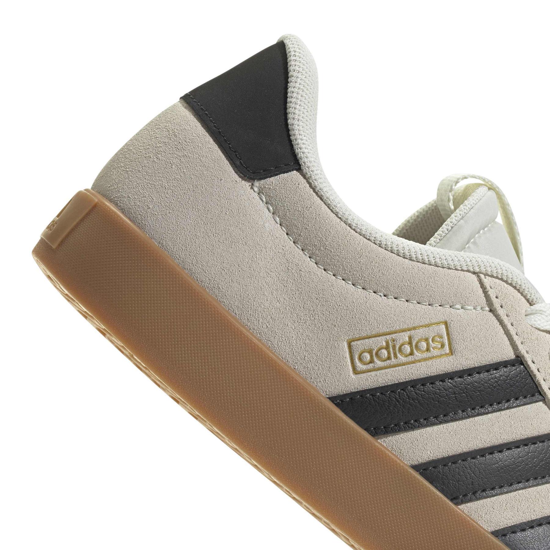 product/a/d/adidas_jp5351_8_footwear_photography_detail_view_1_white-nw091625.jpg
