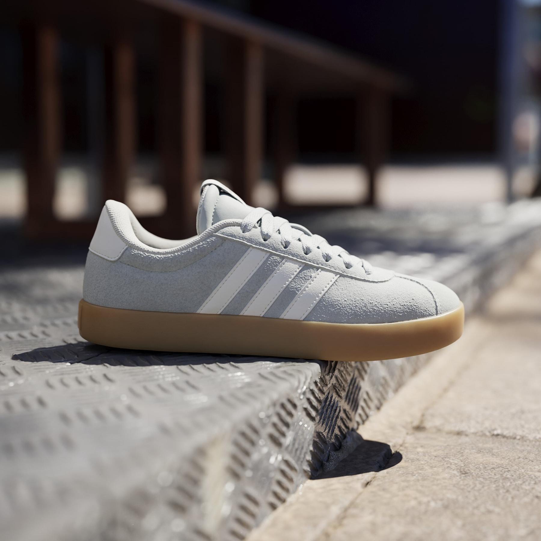 product/a/d/adidas_jp7539_16_footwear_photography_heromrktng_view_3-nw091625.jpg
