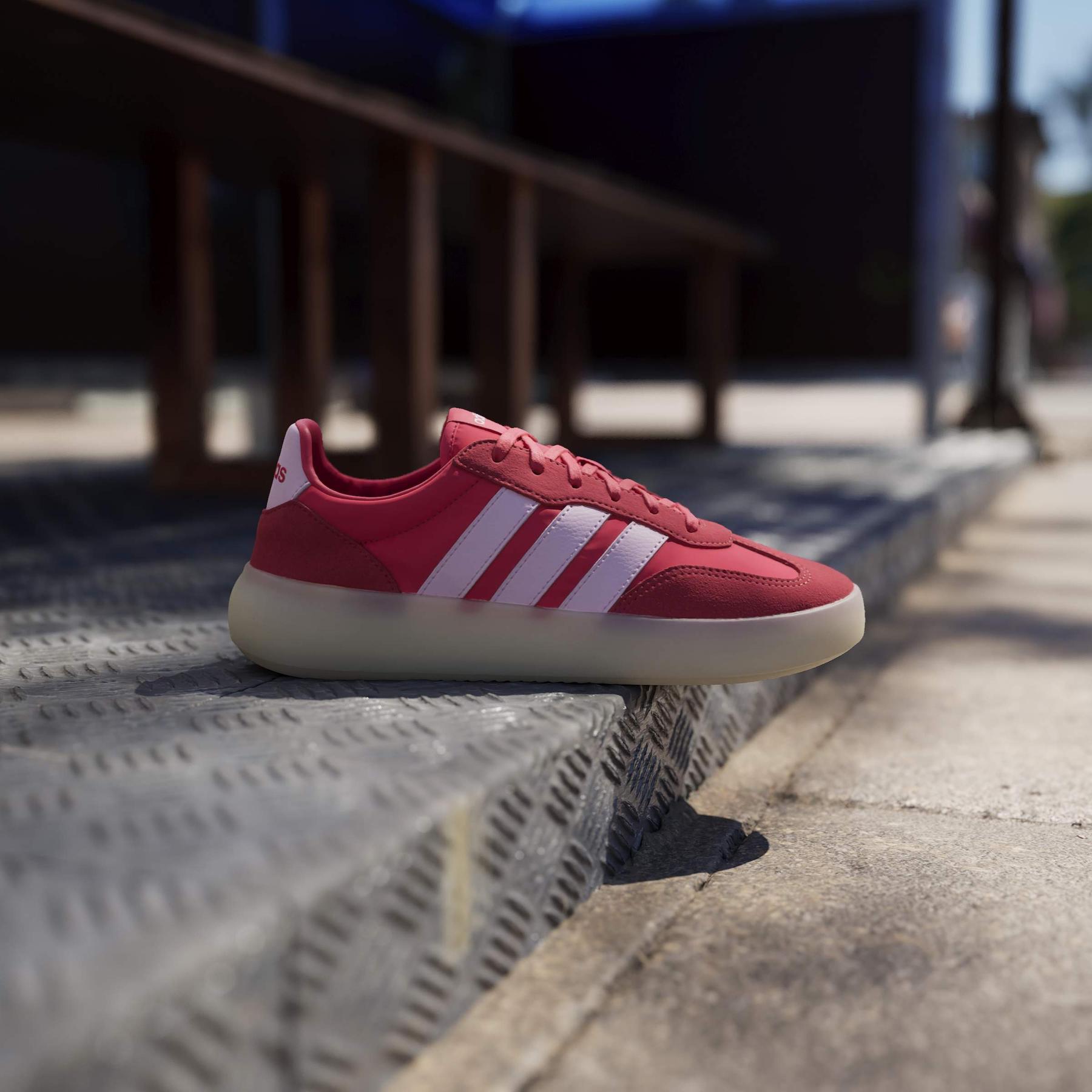 product/a/d/adidas_jp9669_16_footwear_photography_heromrktng_view_3-nw091625.jpg