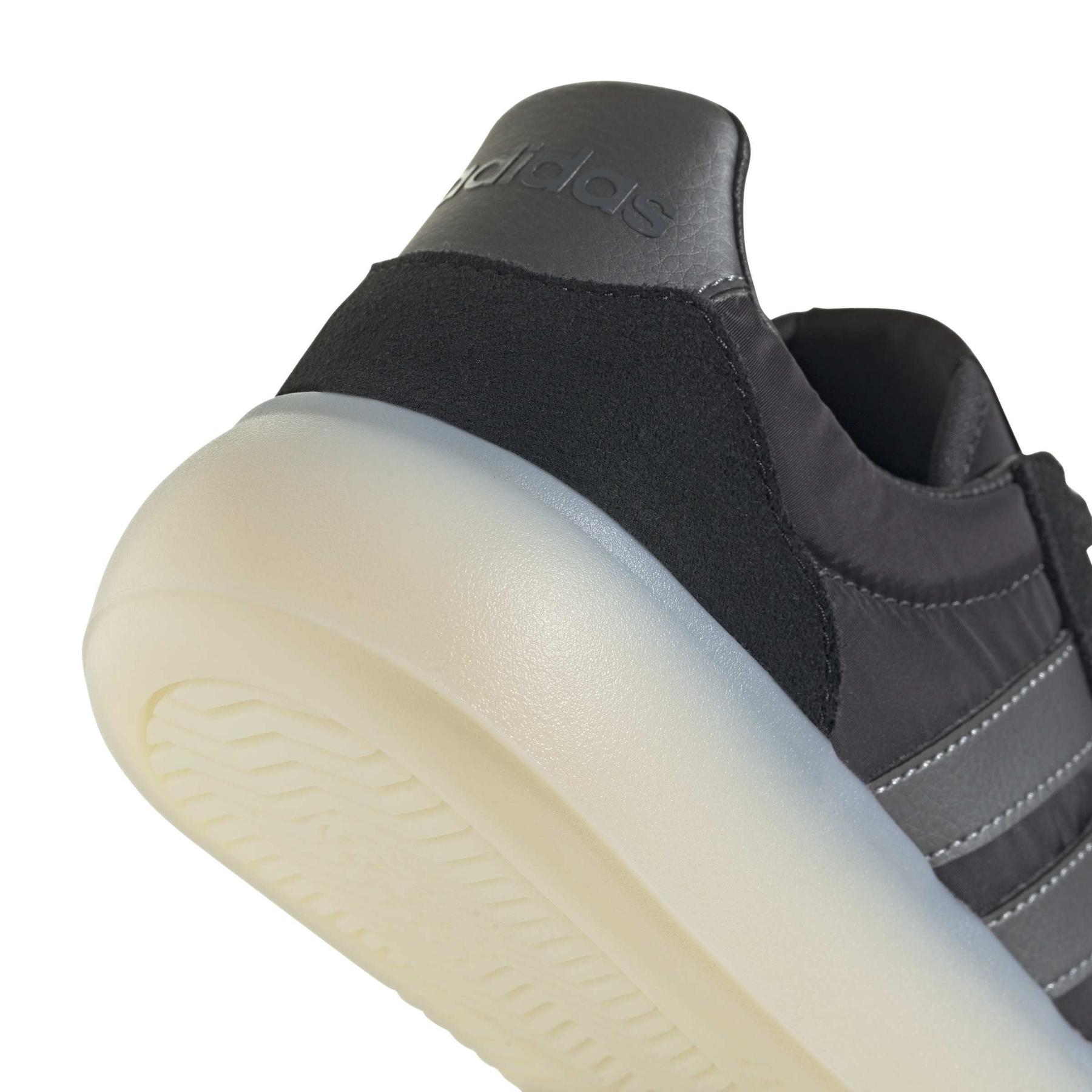 product/a/d/adidas_jp9671_8_footwear_photography_detail_view_1_white-nw091625.jpg
