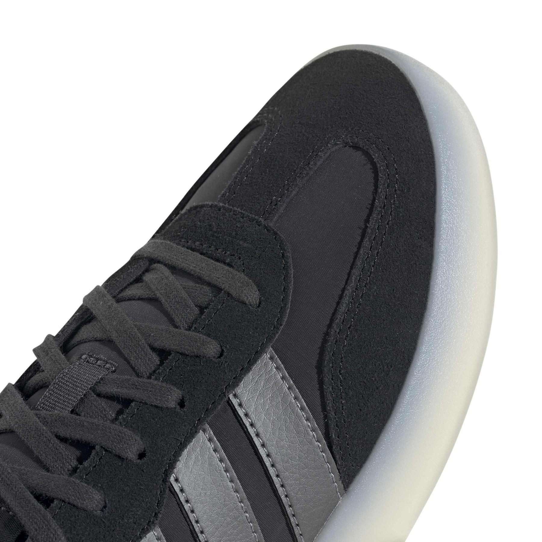 product/a/d/adidas_jp9671_9_footwear_photography_detail_view_2_white-nw091625.jpg