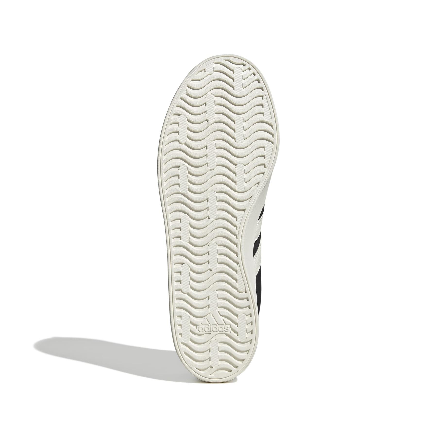product/a/d/adidas_jr2339_4_footwear_photography_bottom_view_white-nw091625.jpg