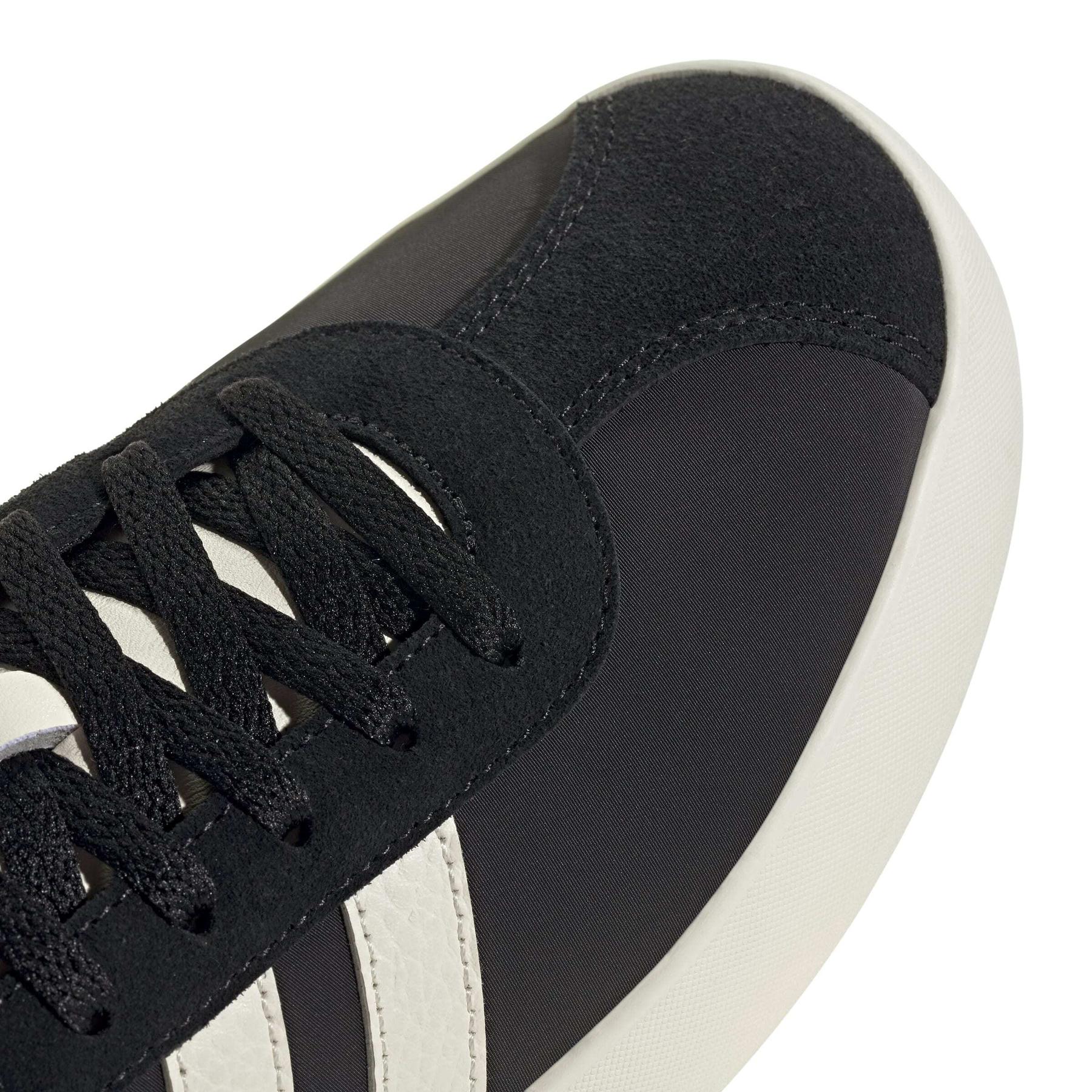 product/a/d/adidas_jr2339_8_footwear_photography_detail_view_1_white-nw091625.jpg
