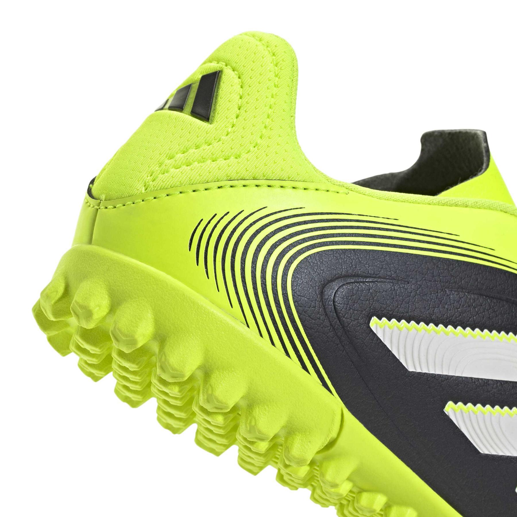 product/a/d/adidas_jr2902_7_footwear_photography_detail_view_1_white-nw091625.jpg