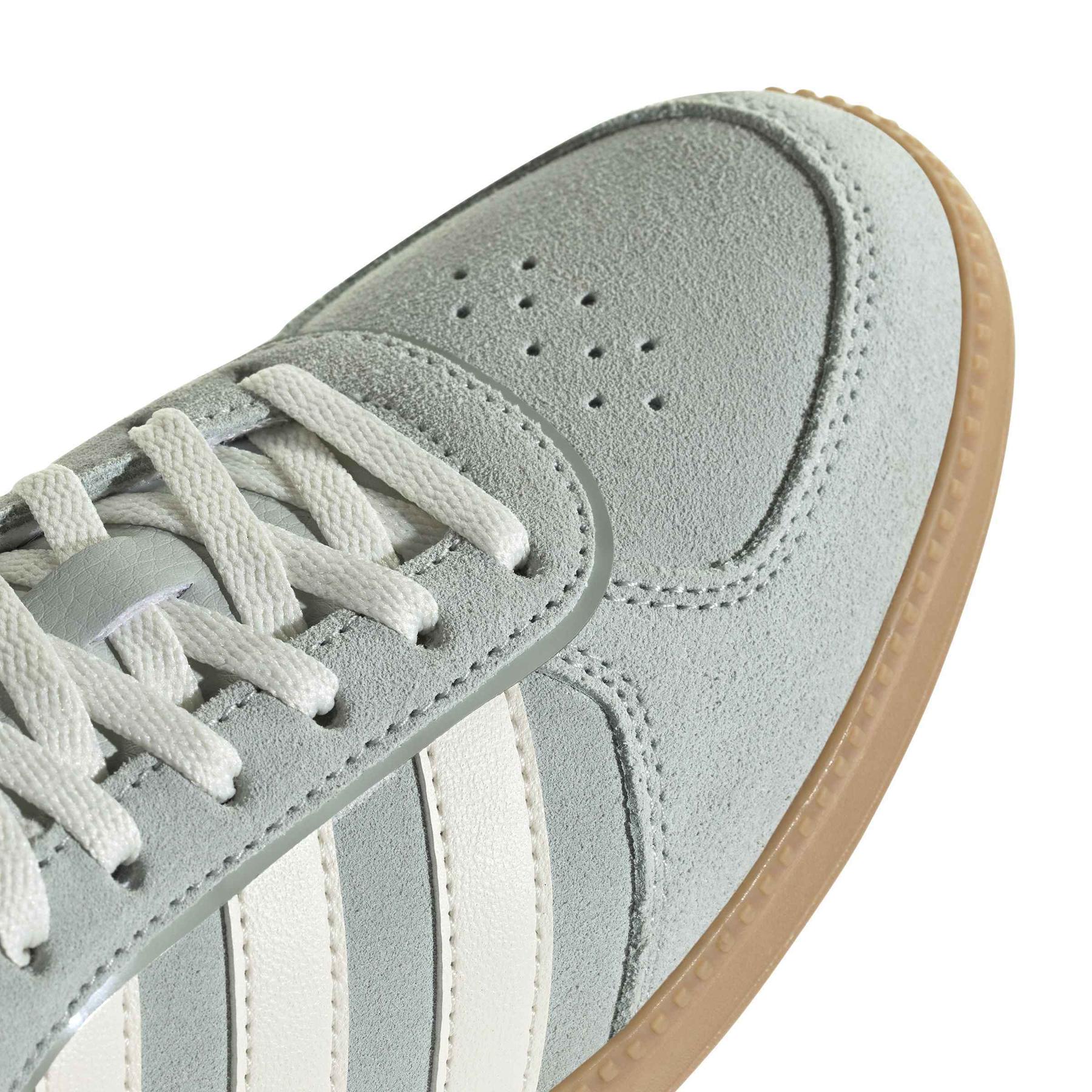 product/a/d/adidas_jr6907_9_footwear_photography_detail_view_2_white-nw091725.jpg