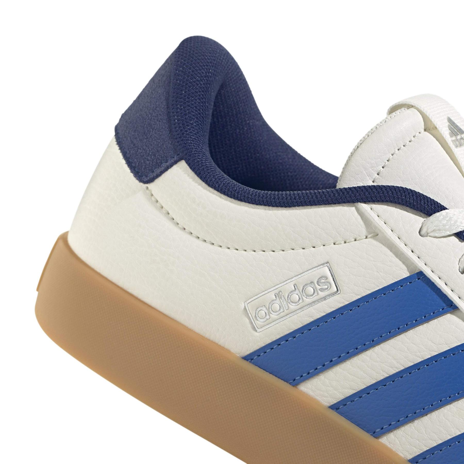 product/a/d/adidas_jr8634_8_footwear_photography_detail_view_1_white-nw091725.jpg