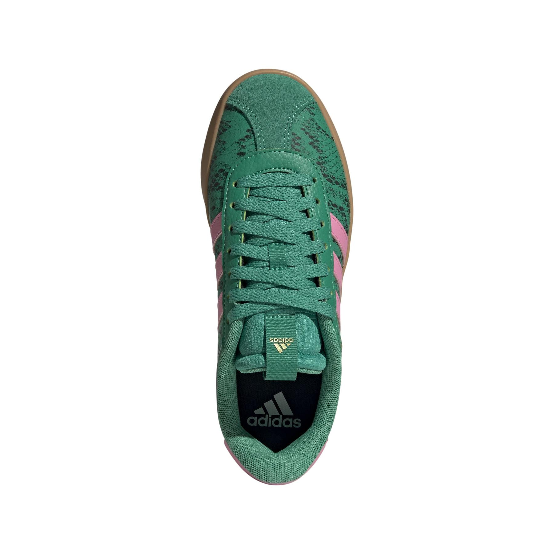 product/a/d/adidas_jr8668_3_footwear_photography_top_portrait_view_white-nw091725.jpg
