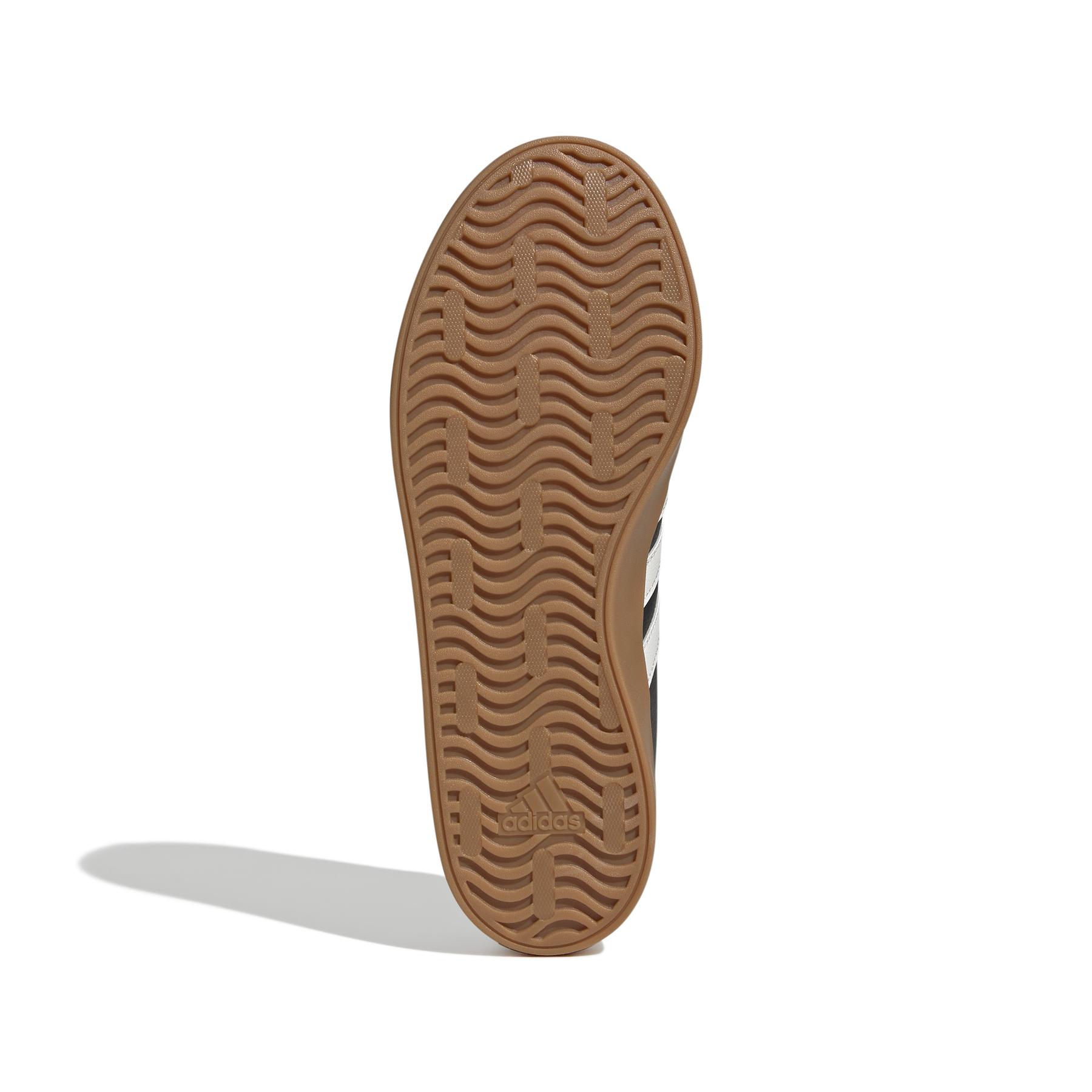 product/a/d/adidas_js0504_4_footwear_photography_bottom_view_white-nw091725.jpg