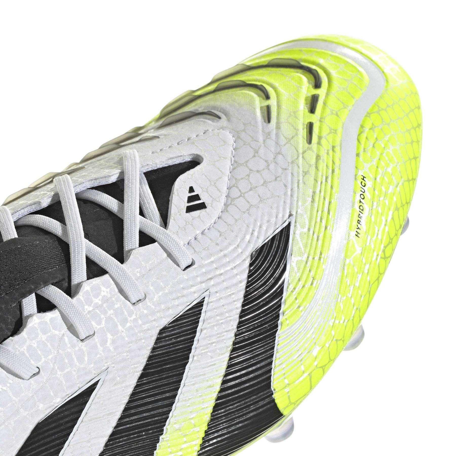 product/a/d/adidas_js0946_8_footwear_photography_detail_view_2_white-nw091725.jpg