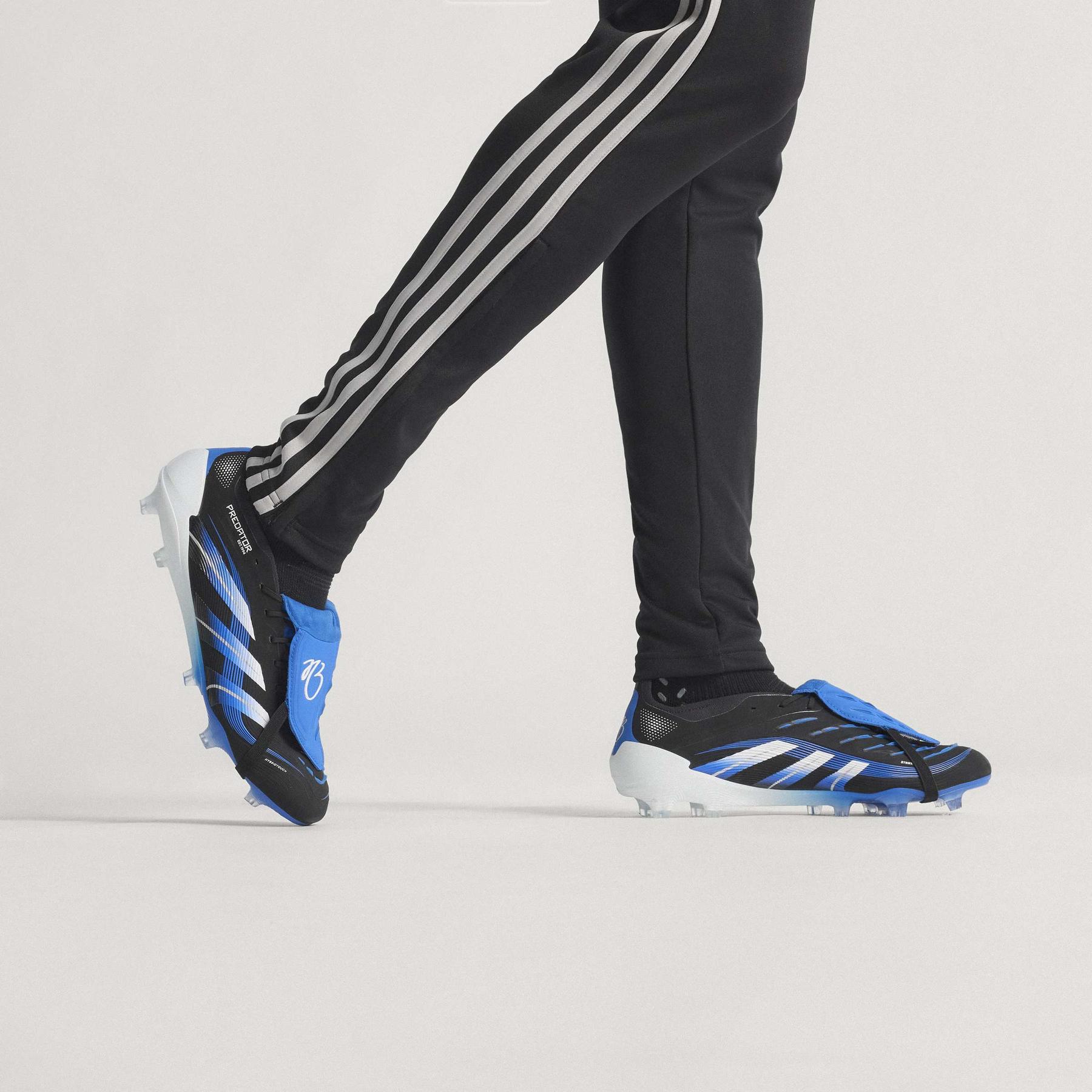 product/a/d/adidas_js3106_16_footwear_photography_heromrktng_view_3.jpg