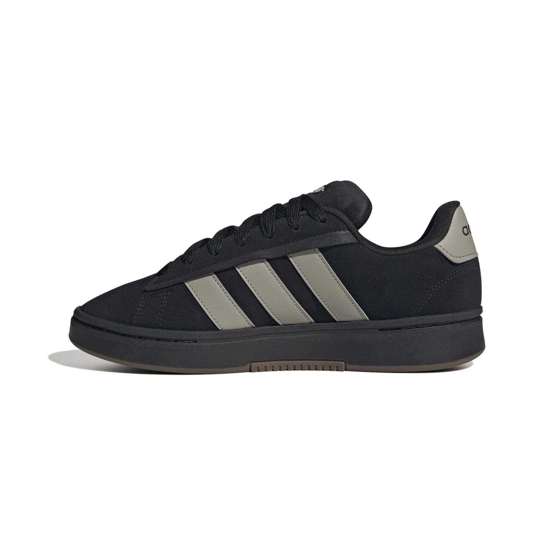 product/a/d/adidas_js3807_5_footwear_photography_side_medial_center_view_white-nw091725.jpg