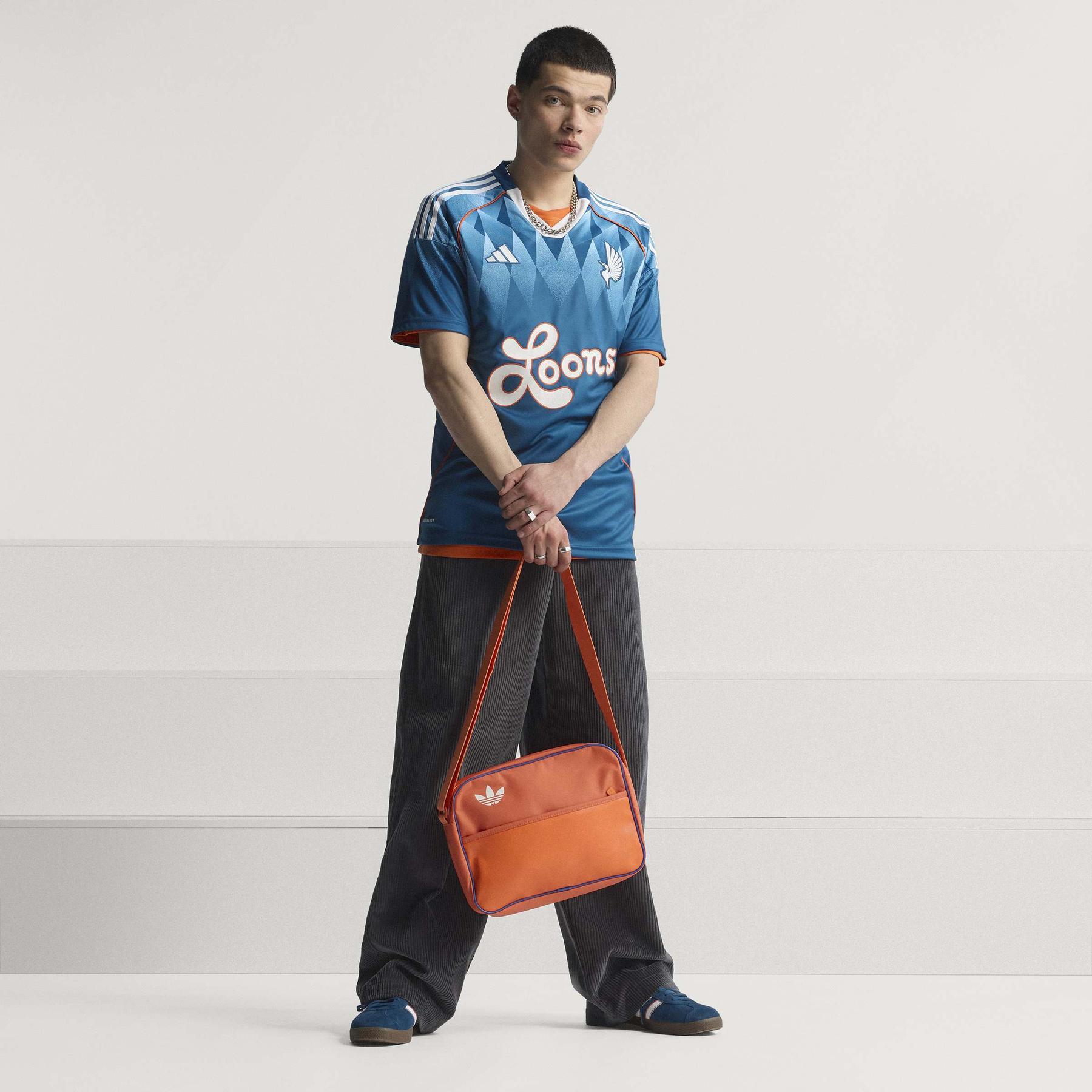 product/a/d/adidas_jx8726_12_apparel_photography_heromrktng_view_5.jpg