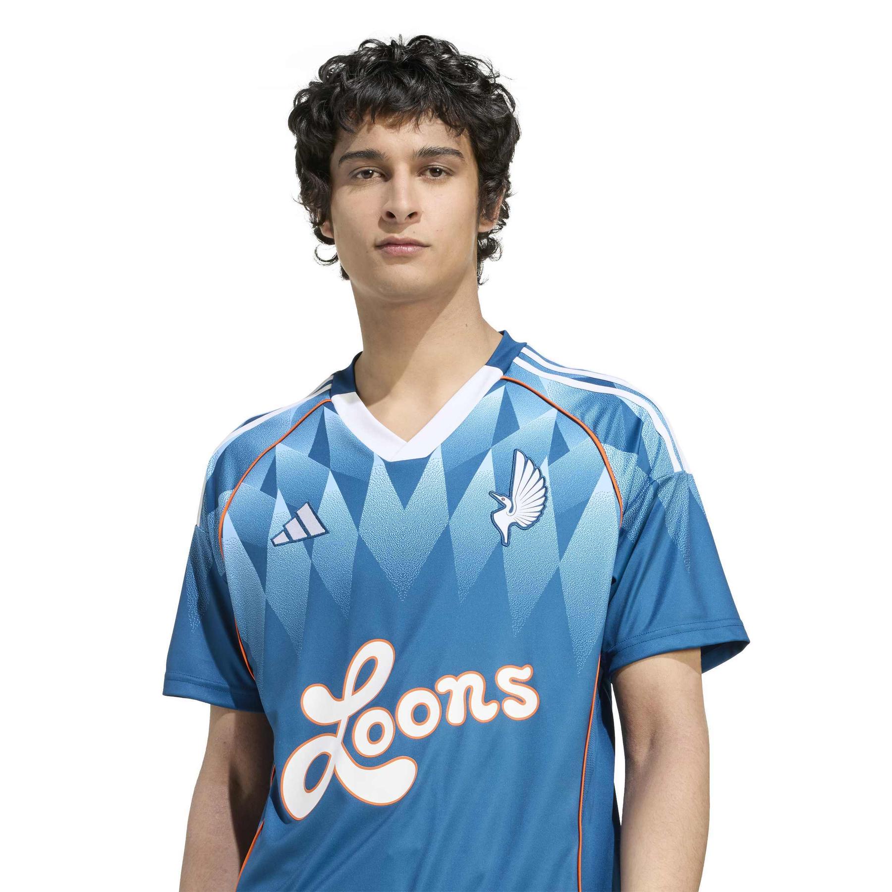 product/a/d/adidas_jx8726_6_apparel_on_model_detail_view_1_white.jpg