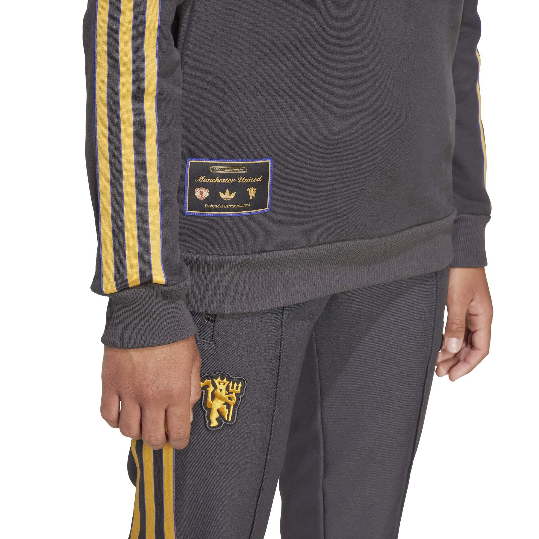 product/a/d/adidas_jy1080_6_apparel_on_model_detail_view_2_white.jpg