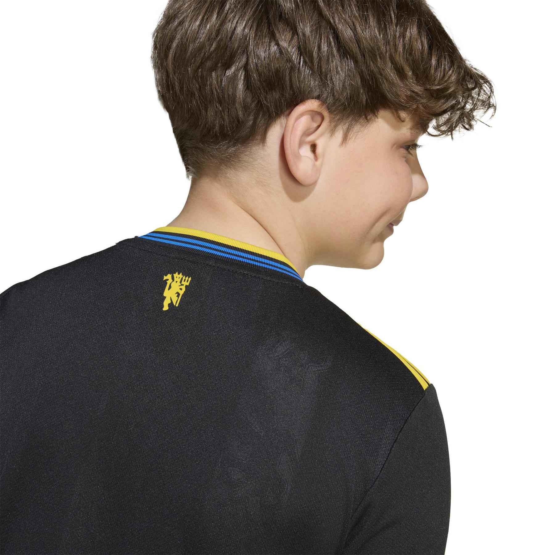 product/a/d/adidas_kd4227_7_apparel_on_model_detail_view_2_white.jpg