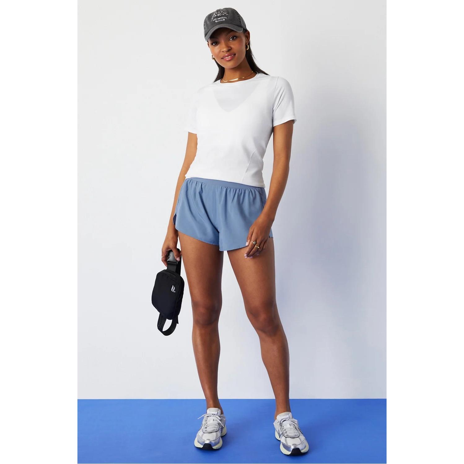 product/f/a/fabletics_ss2459005-3570_classic-white_3.jpg