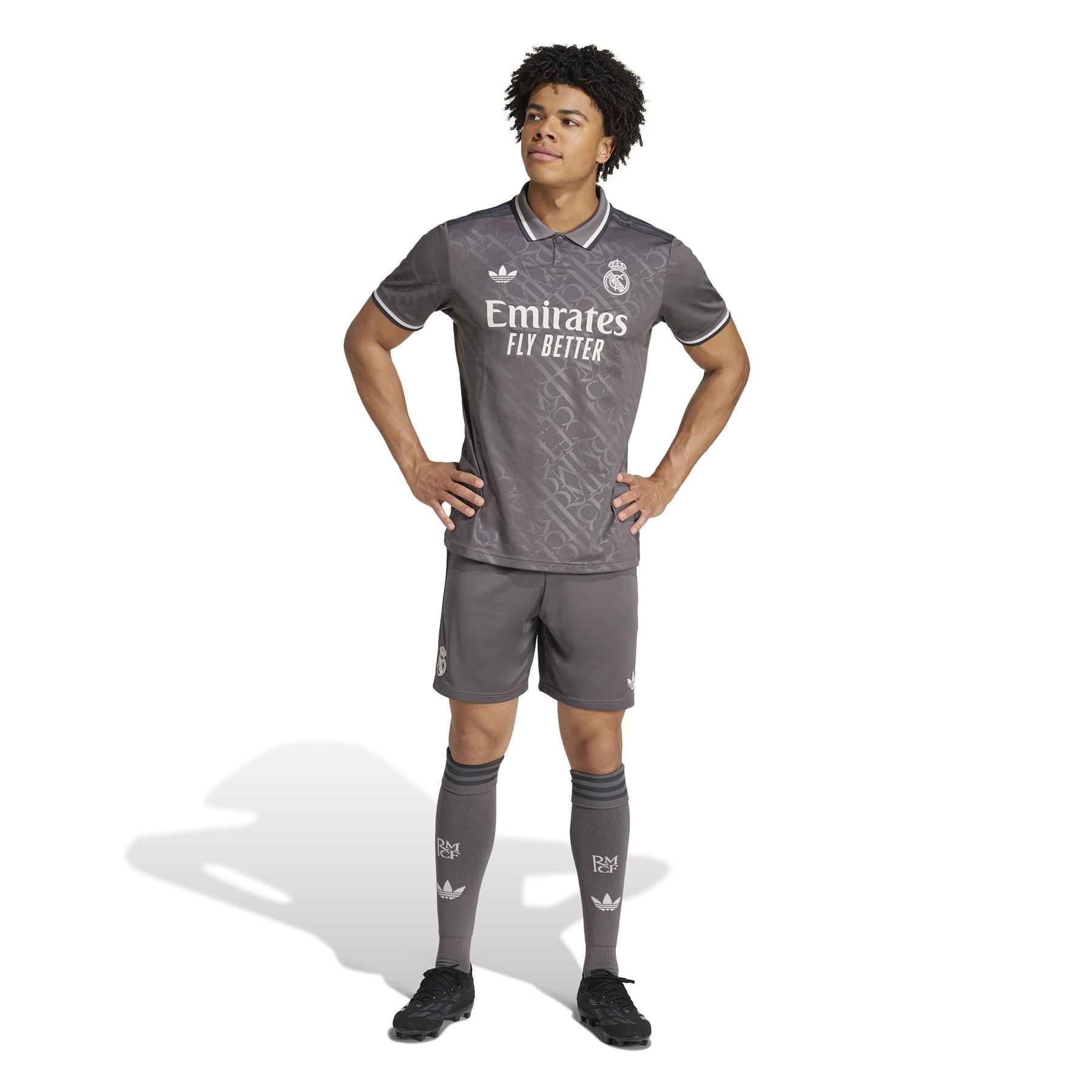 product/i/y/iy1762_7_apparel_on_model_standard_outfit_view_white.jpg