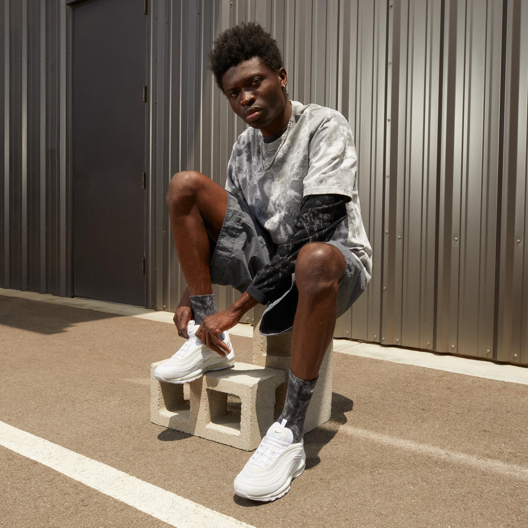product/n/i/nike_921826-101-phsym002.jpg