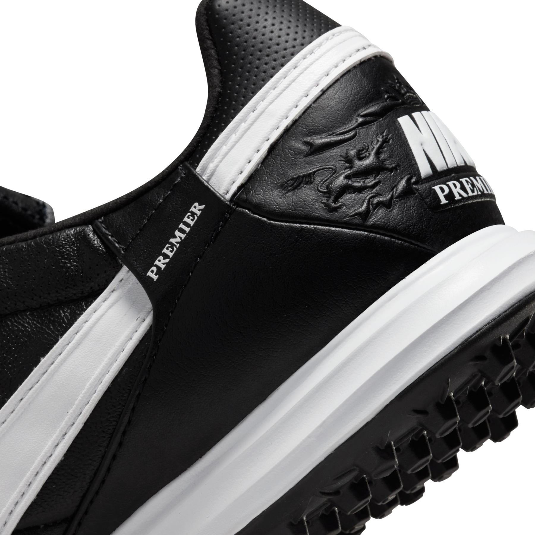 product/n/i/nike_at6178-010_8000.jpg